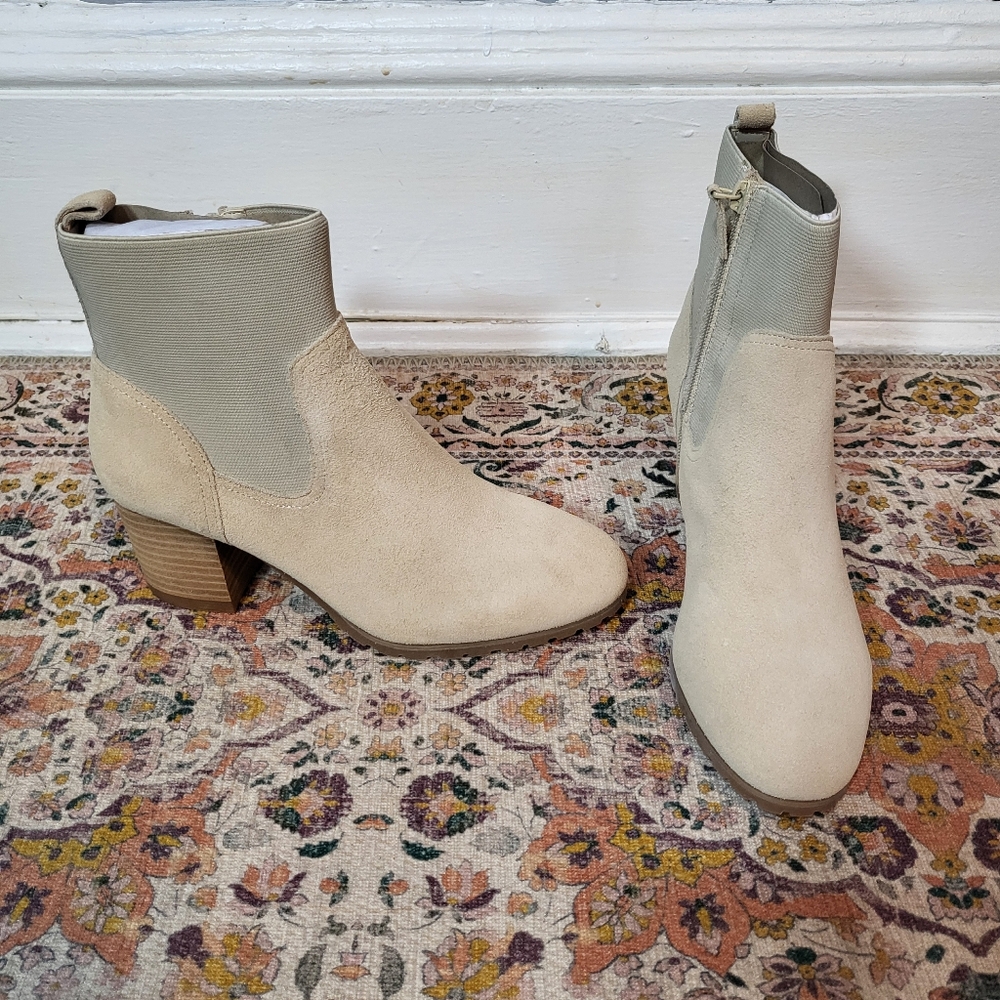 New Violet & Red Size 7.5 Cream Tan Suede Knit Cuff Ankle Bootie Loaded - Picture 10 of 10